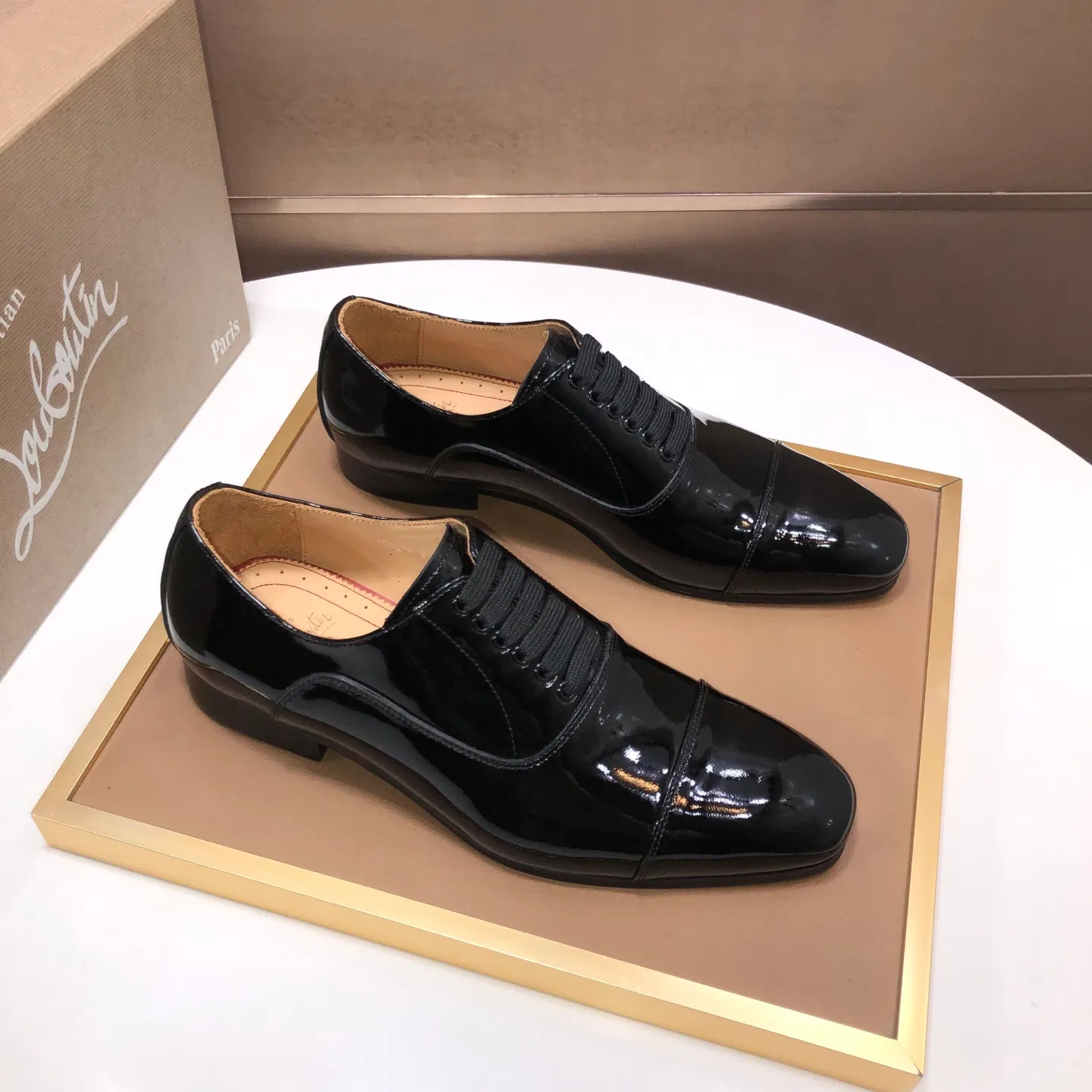 Men's shoes 💰620💰 [Chrstian Loubotin] Red-soled shoes 💋Original mold opening, the highest version on the market, purely handmade ❗️Imported rivets, imported high-end diamonds ➕The upper is made of imported cowhide, and the first layer of water-dyed cowhide lining! Original EU high-gloss outsole.38-44